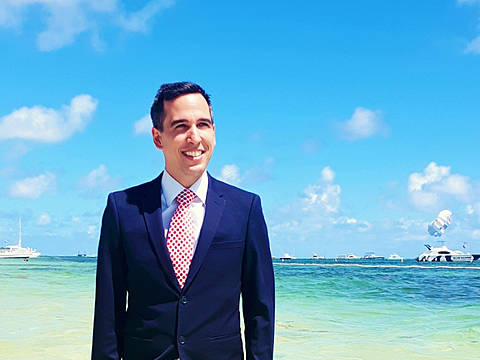 How to get into a top MBA program with a low GMAT score: Suntours CEO Christofer Gratz reveals his secret